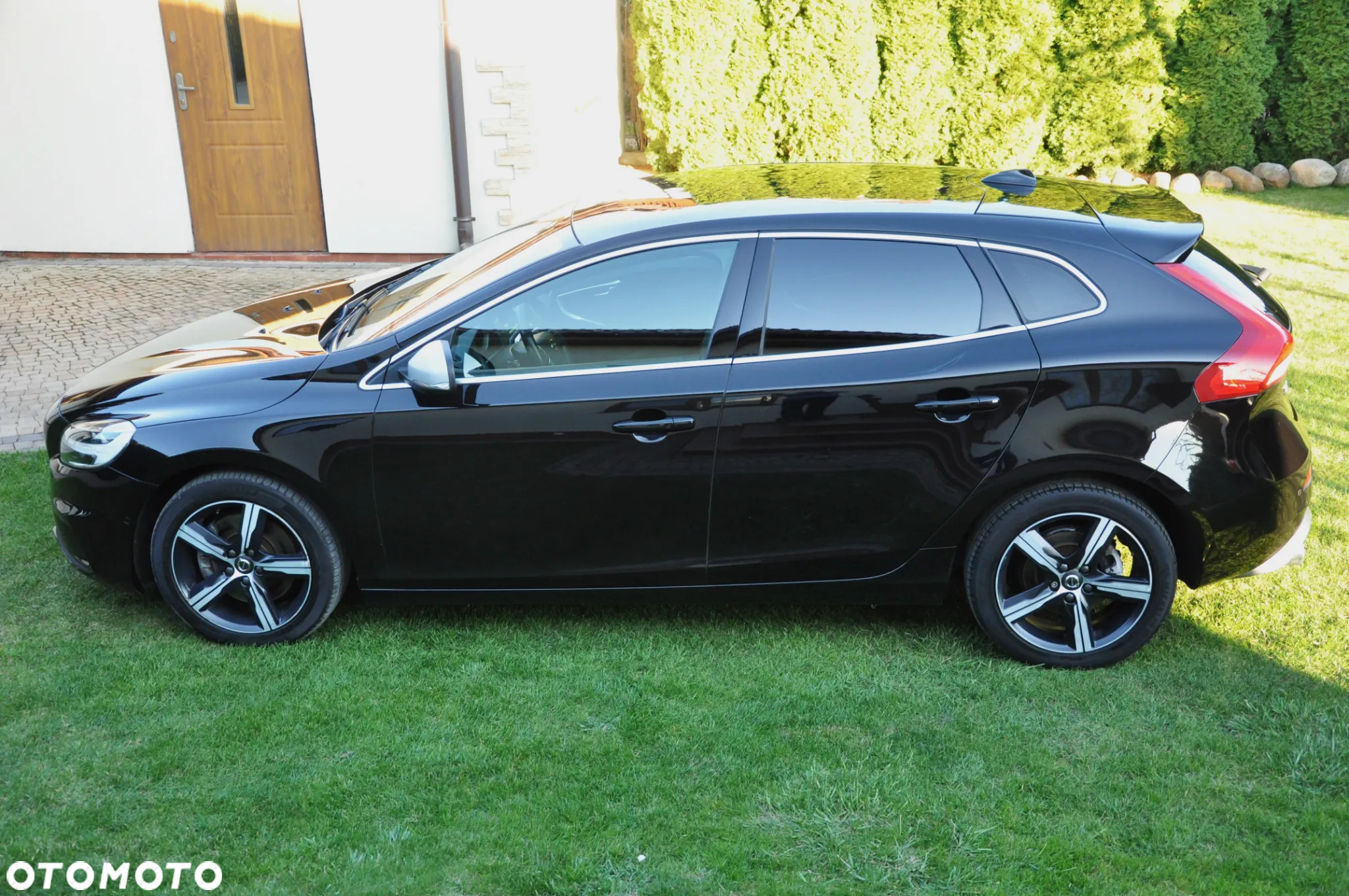 Volvo V40 T3 Drive-E R-Design Momentum - 18