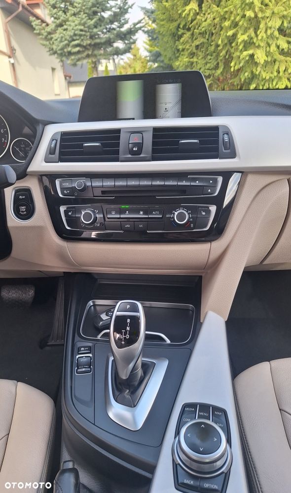 BMW Seria 3 320i Advantage sport - 16
