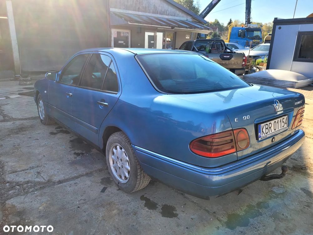 Mercedes-Benz Klasa E - 2
