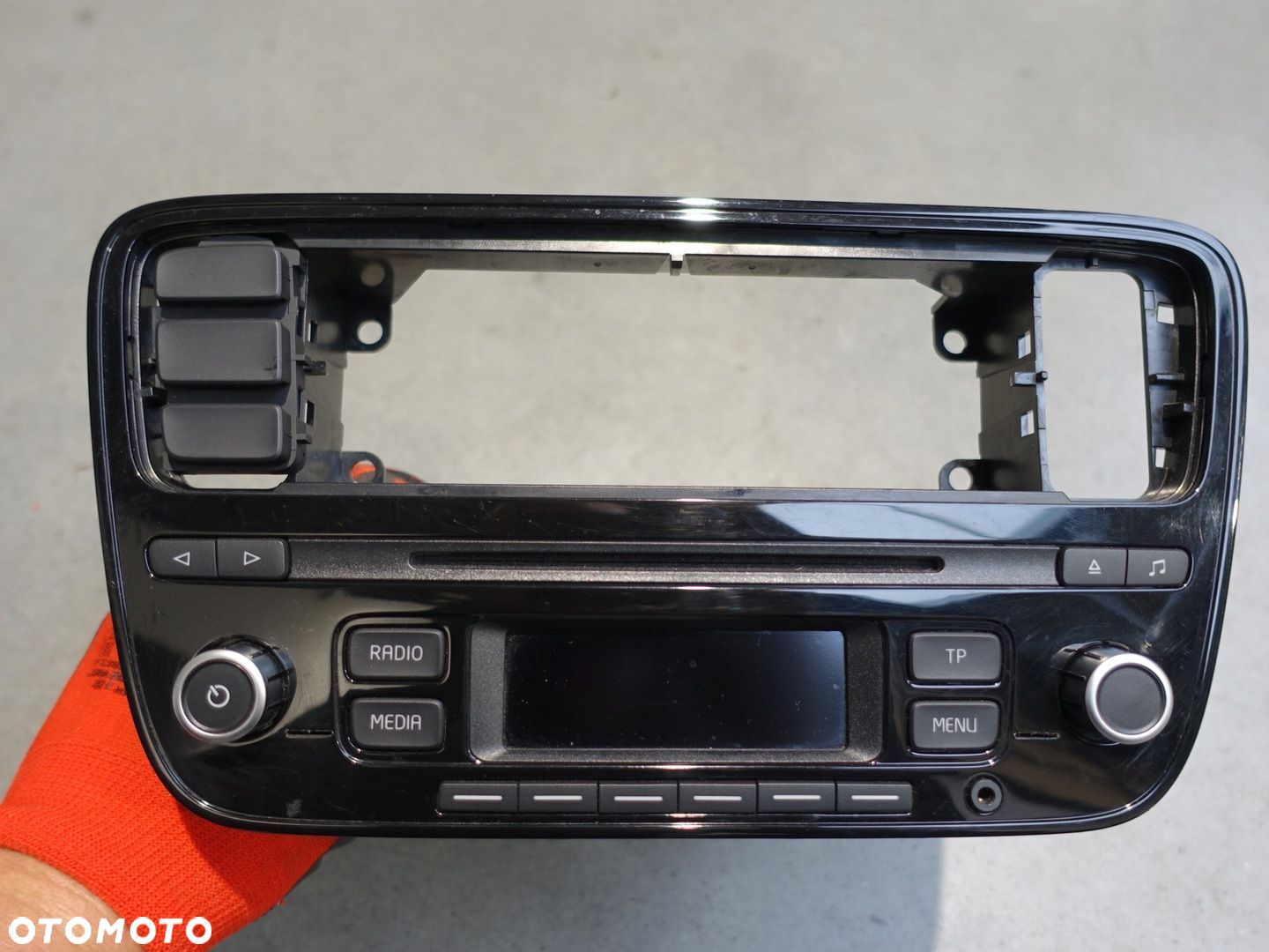 VW UP ORYGINALNE RADIO Z CD RCD 215 RCD215 KOD ORYGINAŁ OE 1S0035156H - 1