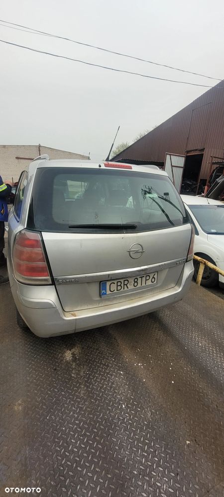 Klapa z szybą OPEL ZAFIRA-B 2006 - 1