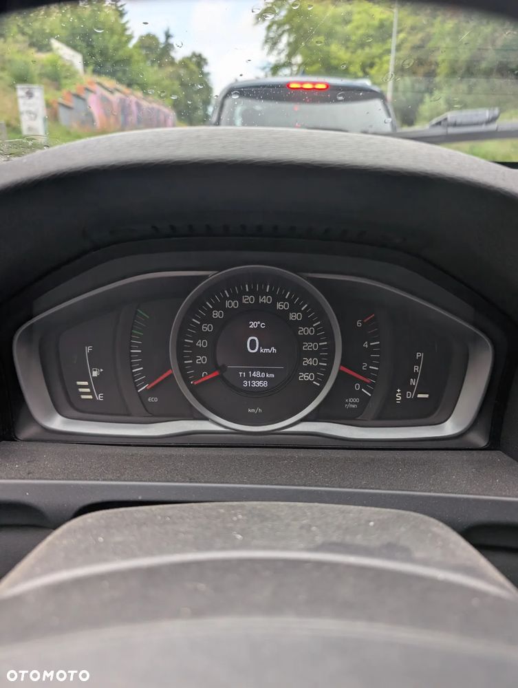 Volvo V60 D4 Drive-E Momentum - 9