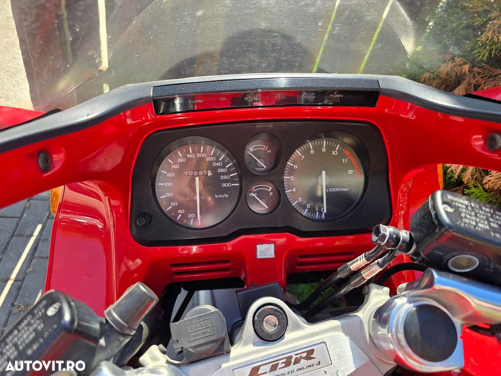 Honda CBR 1000F - 3
