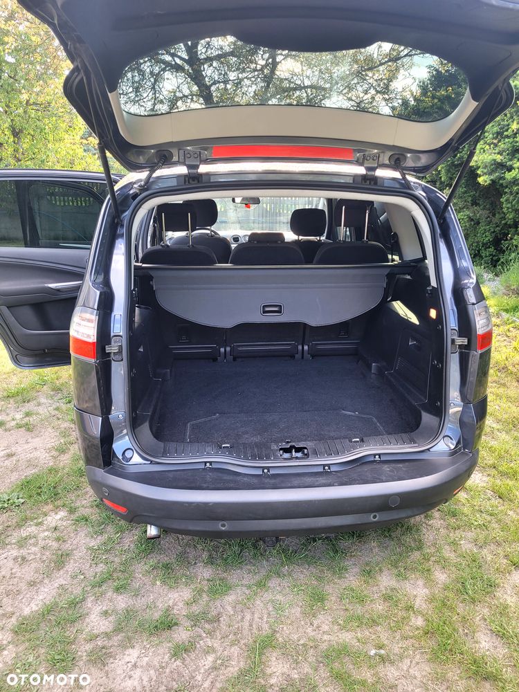 Ford S-Max - 17