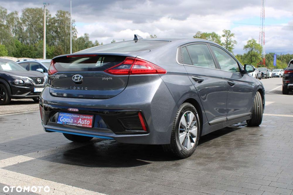 Hyundai IONIQ - 9
