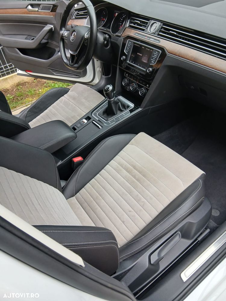 Volkswagen Passat 2.0 TDI Highline - 20