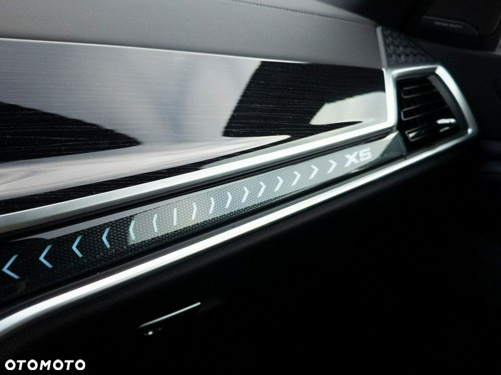 BMW X5 xDrive40d - 24