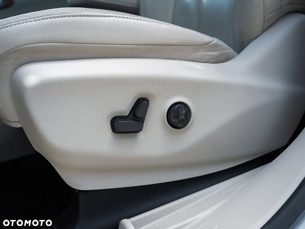 Chrysler Pacifica - 21