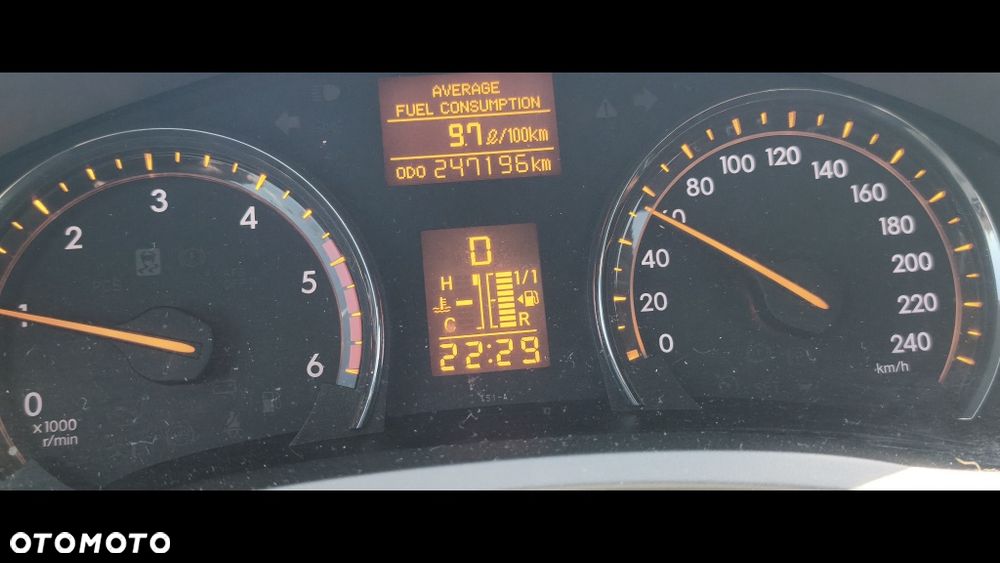 Toyota Avensis - 8