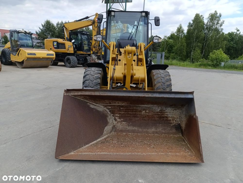 Caterpillar 908M - 2