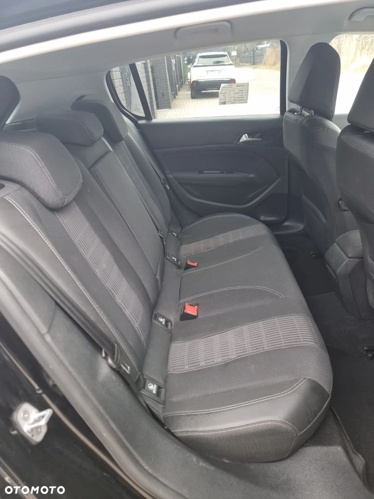 Peugeot 308 BlueHDi 130 EAT6 Stop & Start Allure Business-Paket - 14