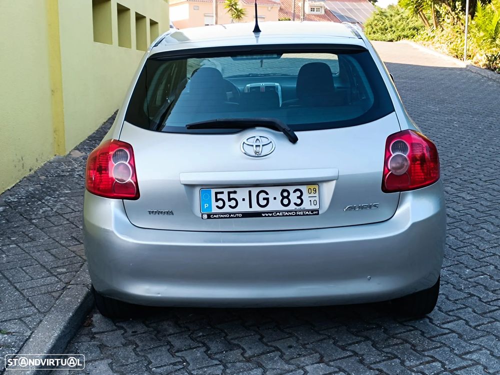Toyota Auris 1.4 D-4D - 5