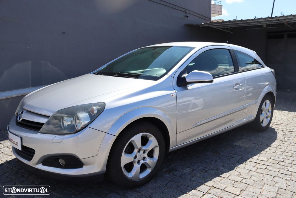 Opel Astra GTC 1.3 CDTi - 4