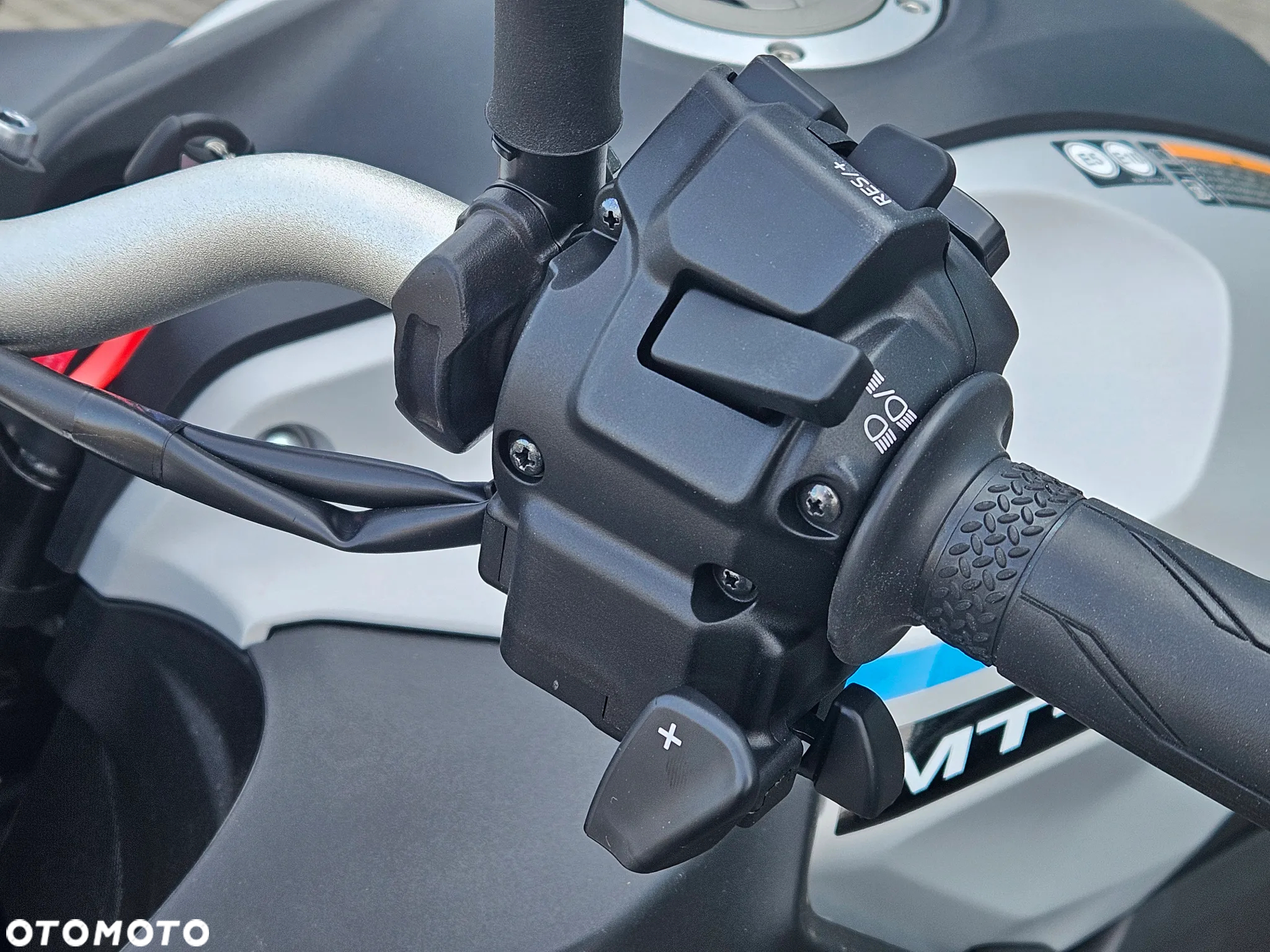 Yamaha MT - 12
