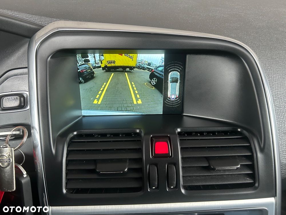 Volvo XC 60 D3 Geartronic Momentum - 34