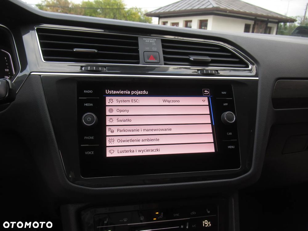 Volkswagen Tiguan 2.0 TSI 4Mot Elegance DSG - 23