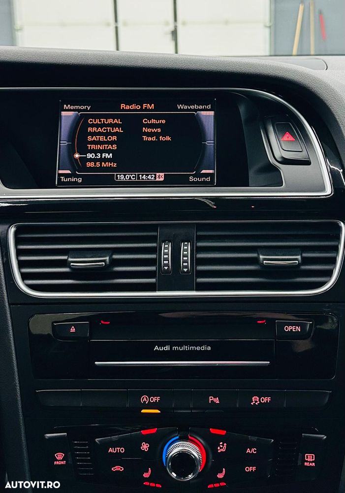 Audi A4 2.0 TDI DPF S line Sportpaket - 24