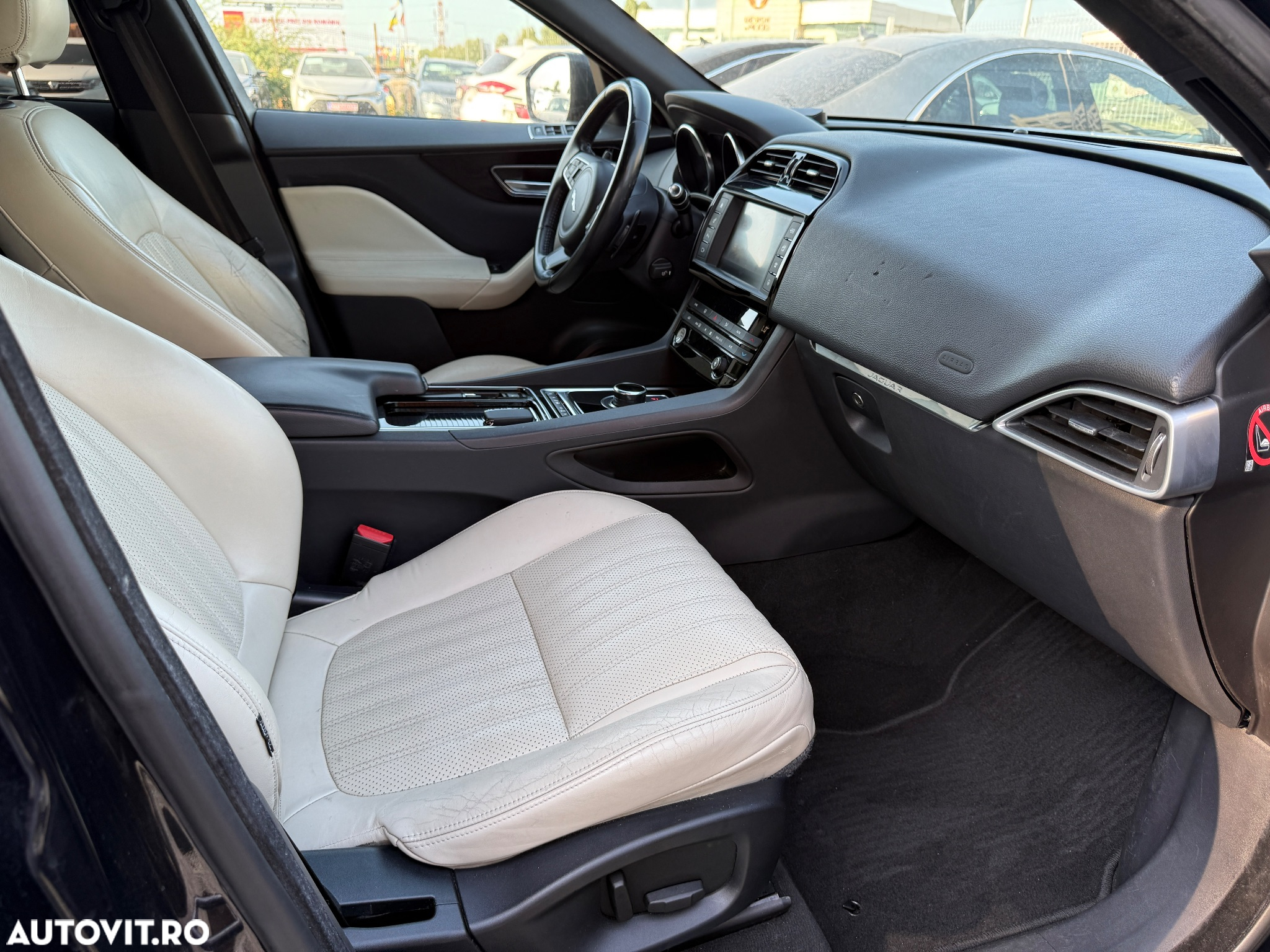 Jaguar F-Pace 20d AWD Aut. Prestige - 24