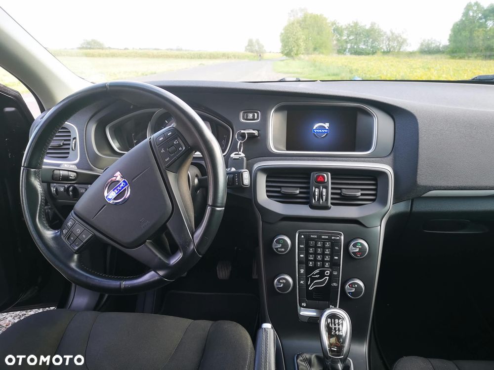 Volvo V40 D2 Momentum - 14