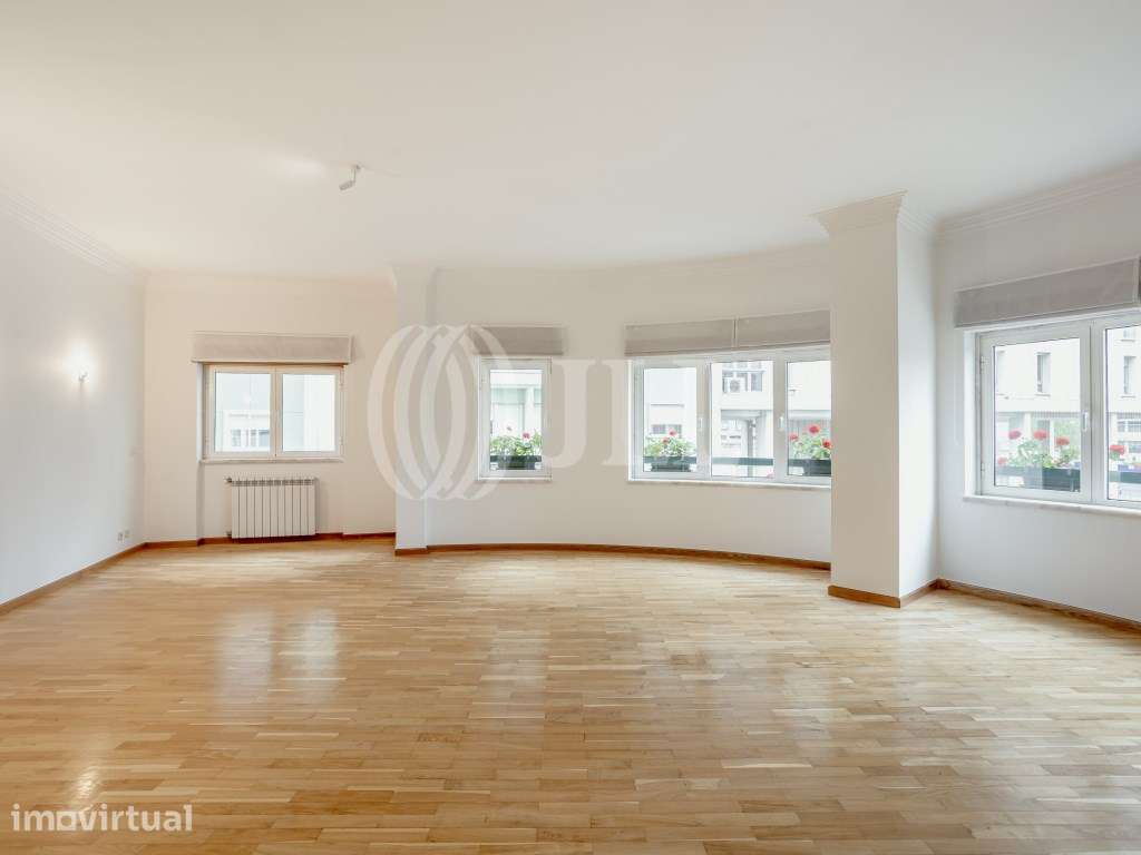 Apartamento T3 com garagem no Areeiro, em Lisboa - Grande imagem: 2/32