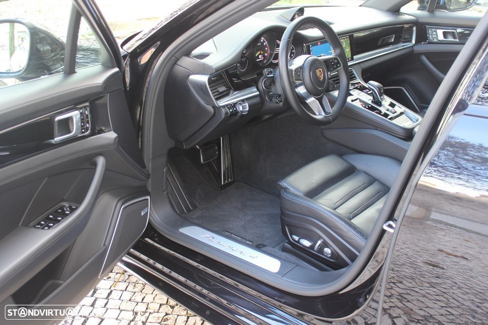 Porsche Panamera Sport Turismo 4 E-Hybrid - 17