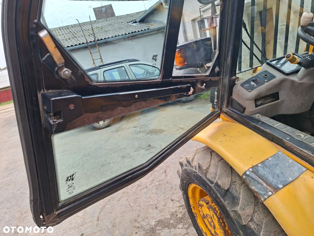 JCB 525-50 4X4 - 10