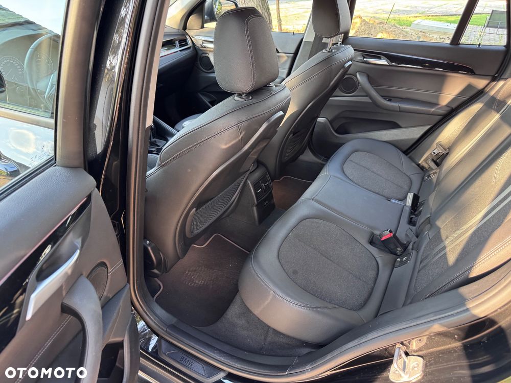 BMW X1 sDrive18i xLine sport - 18