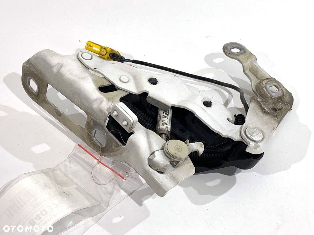 ZAWIAS MASKI PRAWY PRZÓD  PORSCHE PANAMERA (970) 2009 - 2017 4.8 4S 294 kW [400 KM] benzyna 2009 - - 2