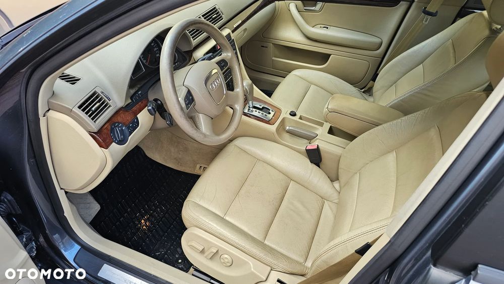 Audi A4 Limousine - 7