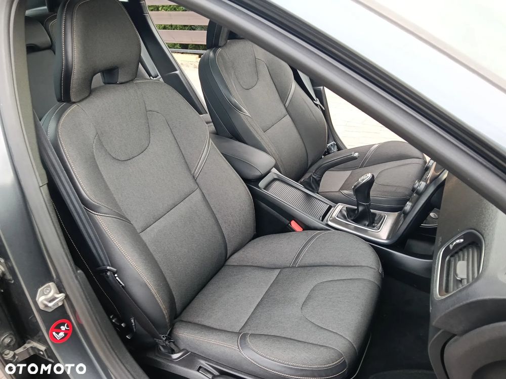 Volvo V40 Cross Country D3 Momentum - 21