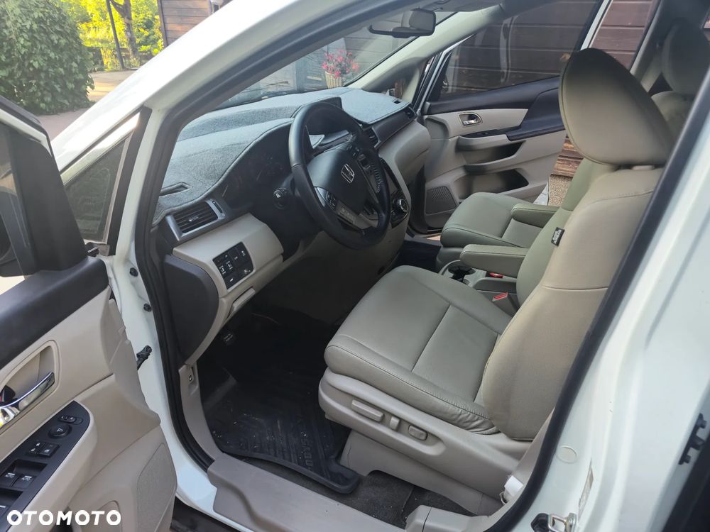 Honda Odyssey 3.5 LX - 7