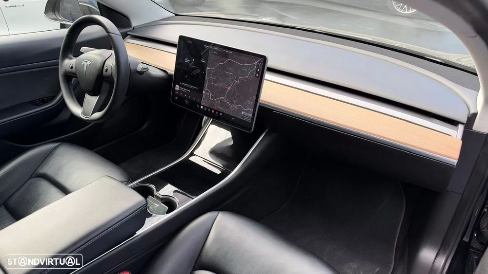 Tesla Model 3 - 12