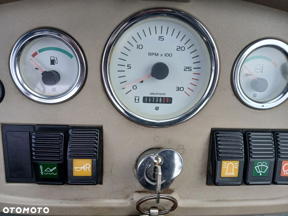 Komatsu WB 93-R/4 ŁYŻKI/UMOWA - 32