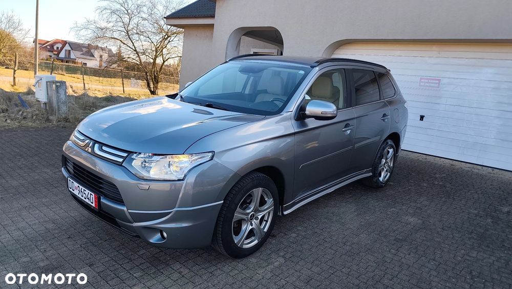 Mitsubishi Outlander 2.2 DI-D 4WD Automatik Diamant Edition+ - 3