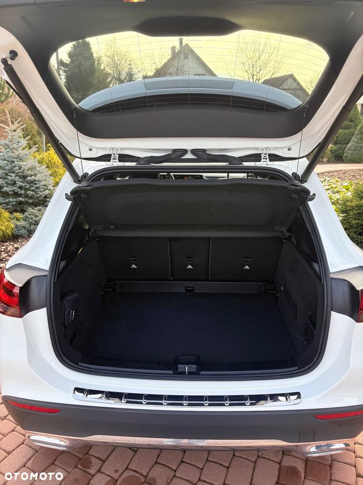 Mercedes-Benz GLA 250 8G-DCT Progressive - 22