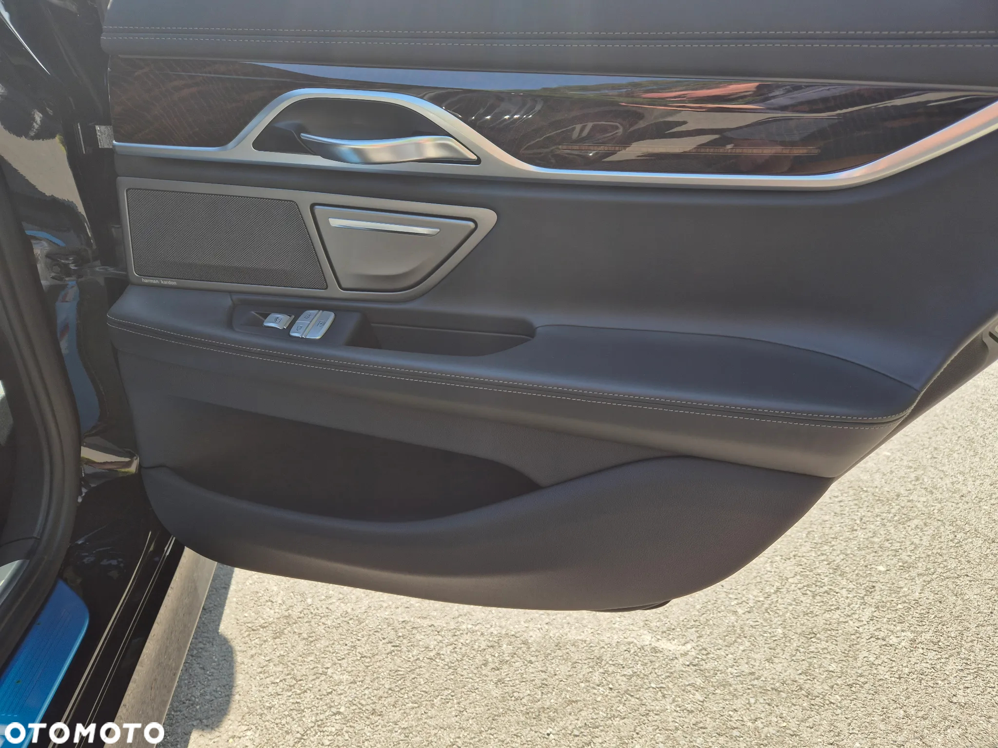BMW Seria 7 750i - 17