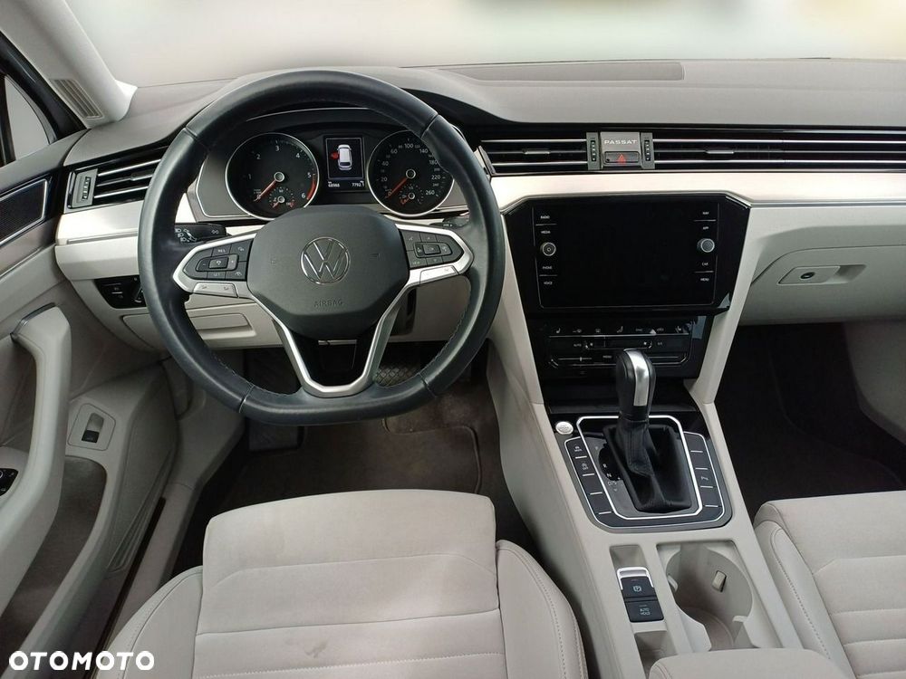 Volkswagen Passat - 18