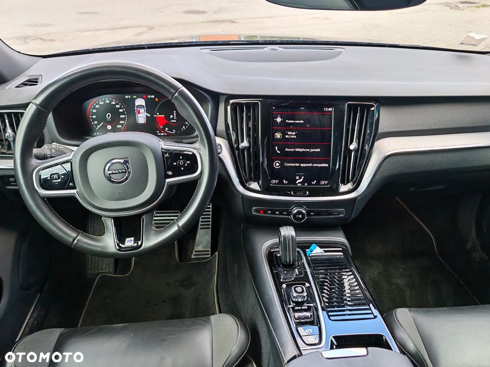 Volvo V60 T8 AWD Plug-In Hybrid R-Design - 14