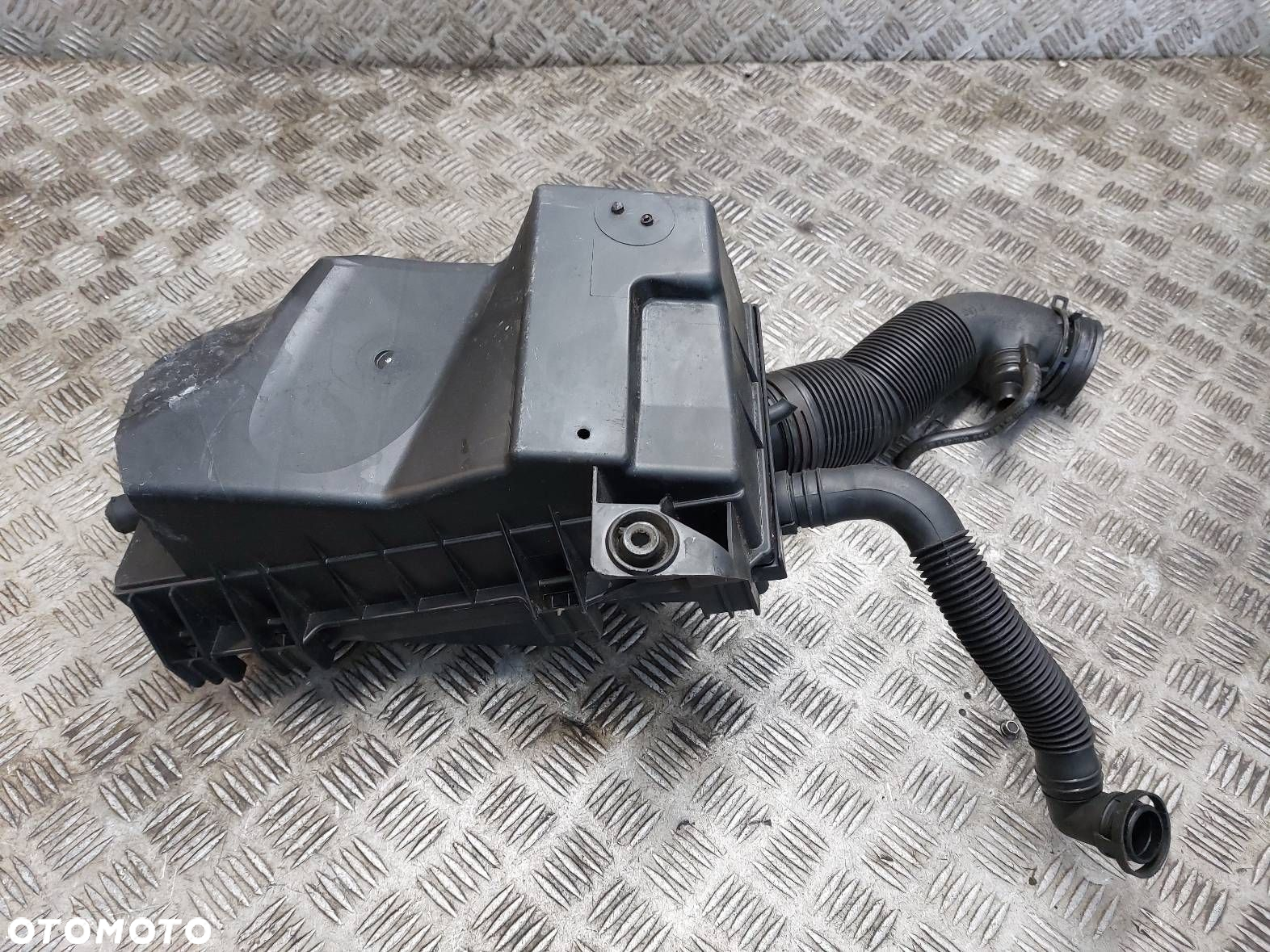 OBUDOWA FILTRA POWIETRZA + REZONATOR + RURA DOLOT OCTAVIA I FL 1.6 8V - 6