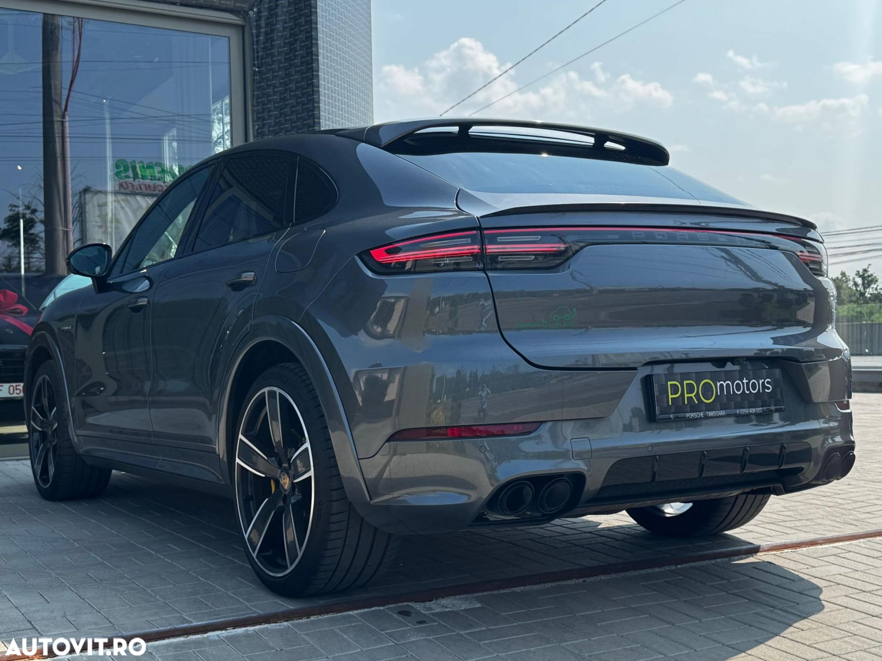 Porsche Cayenne - 4