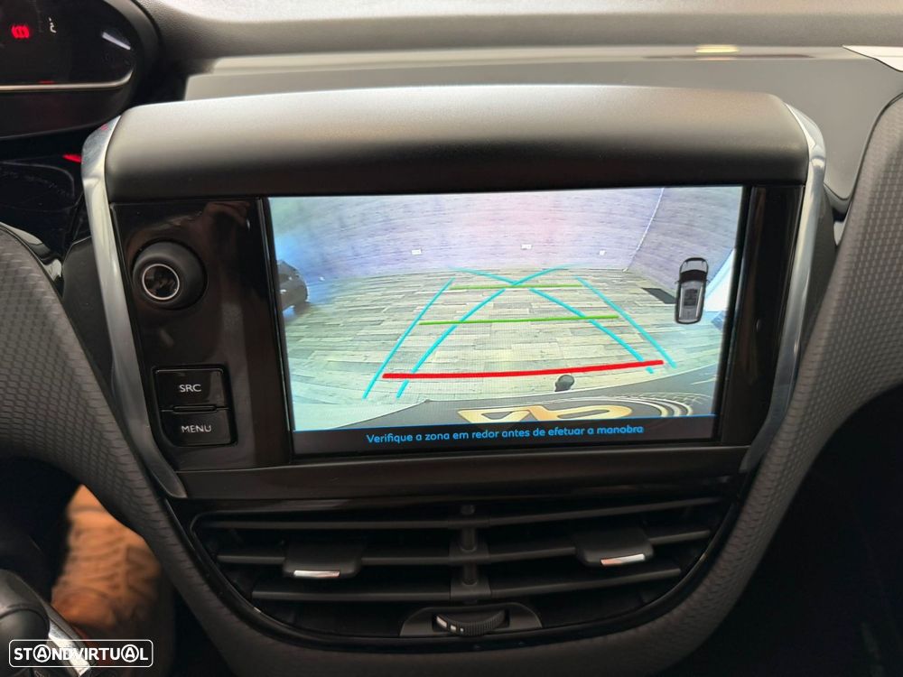 Peugeot 2008 1.2 PureTech Allure Pack EAT8 - 15