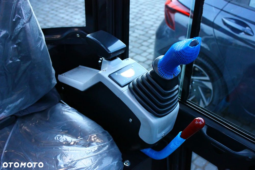 Inny VORQ V18 /KUBOTA /PARKER / 1.8T / KABINA /  ZESTAW ŁYŻEK / - 11