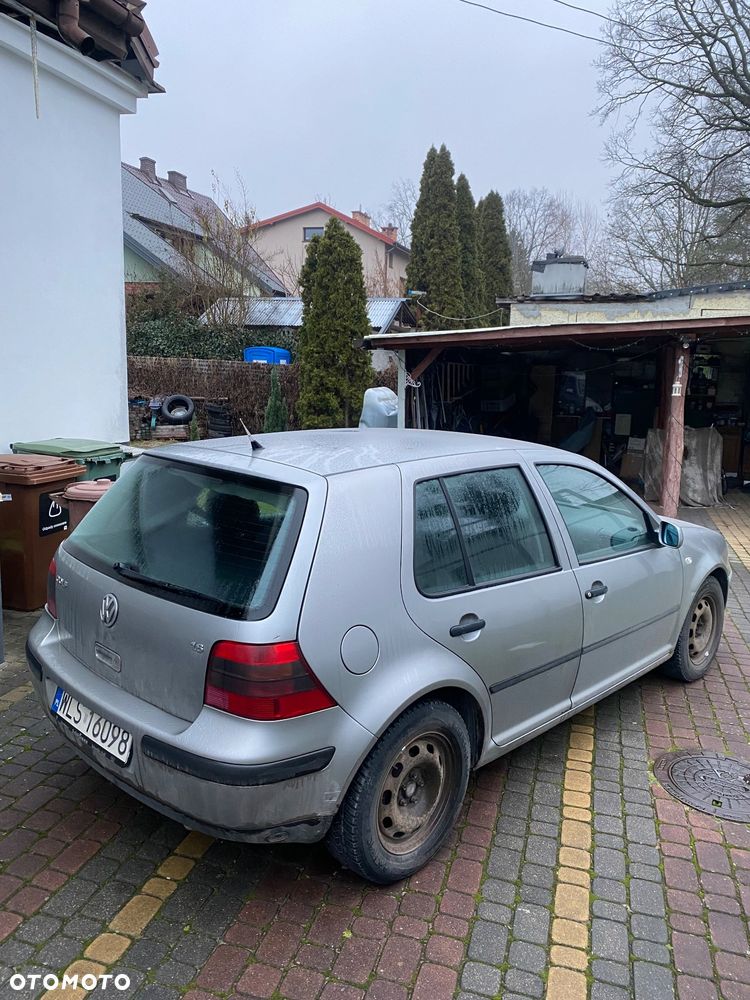 Volkswagen Golf 1.6 Basis - 4