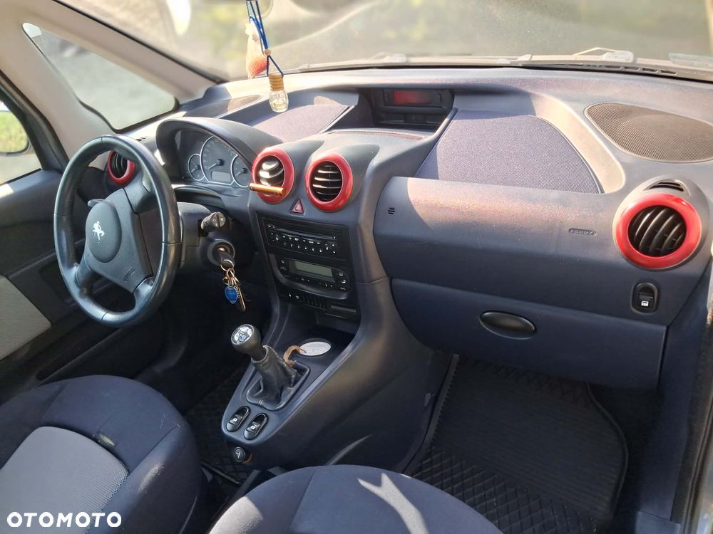 Peugeot 1007 1.4 Trendy - 17