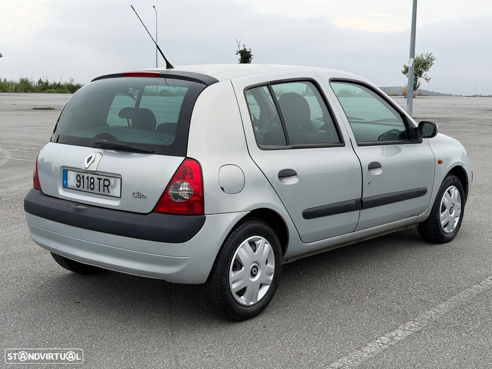 Renault Clio 1.2 16V Confort Authentique - 3