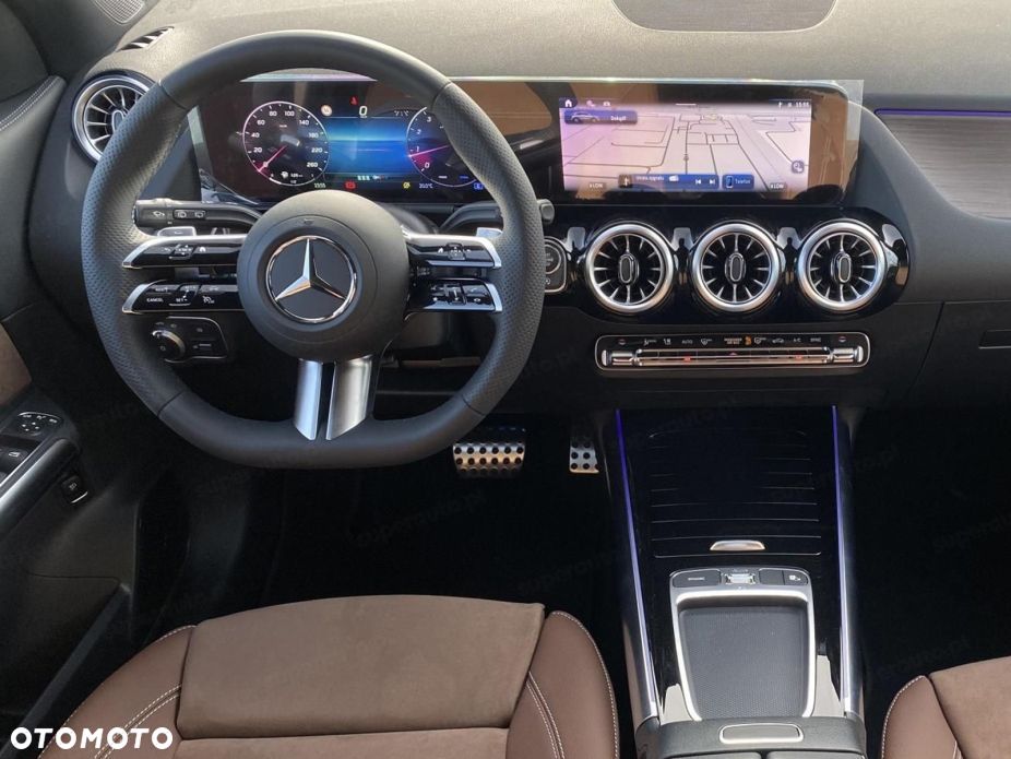 Mercedes-Benz GLA 200 AMG Line - 10