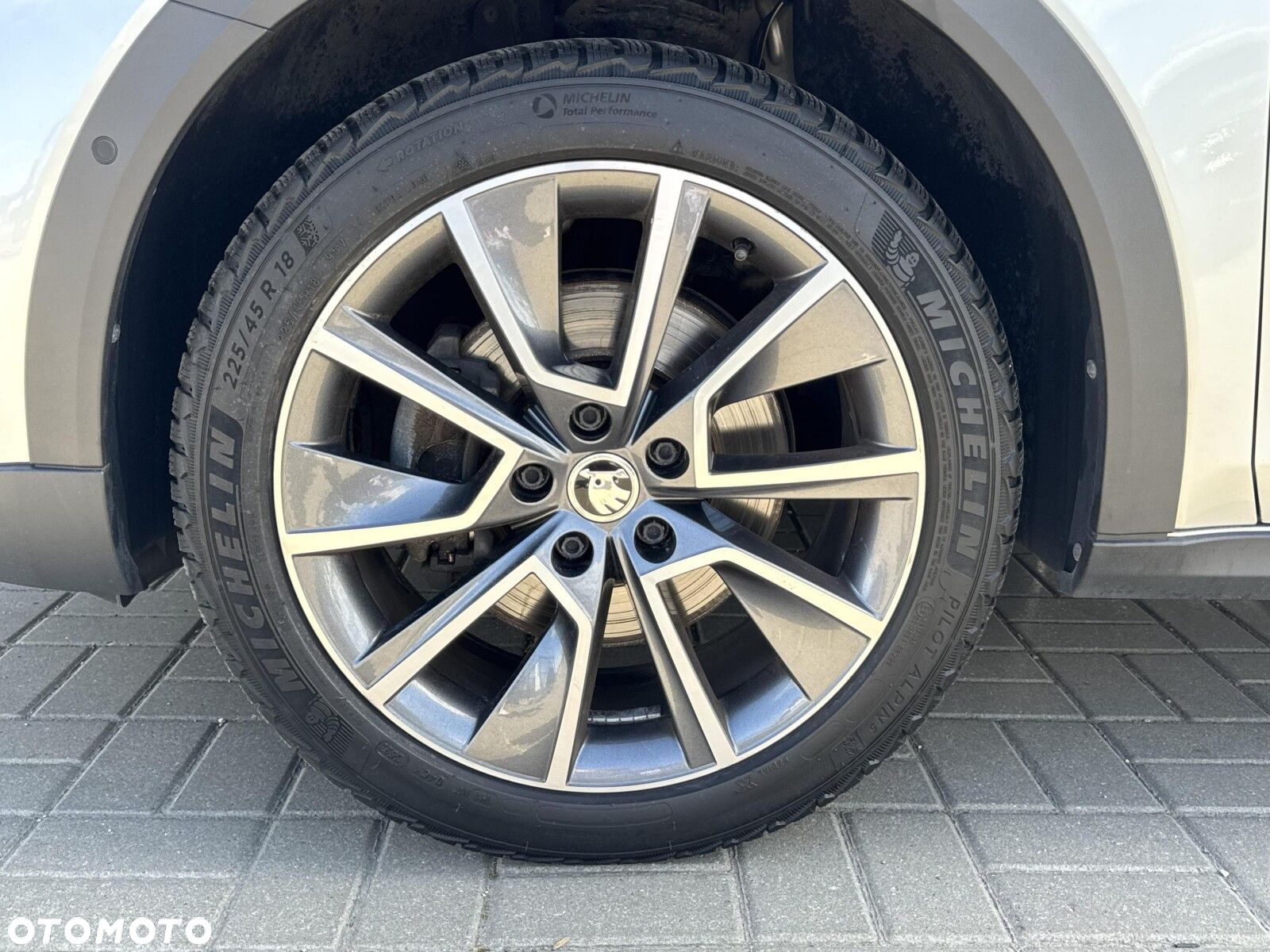 Skoda Octavia 2.0 TDI 4x4 Scout DSG - 9