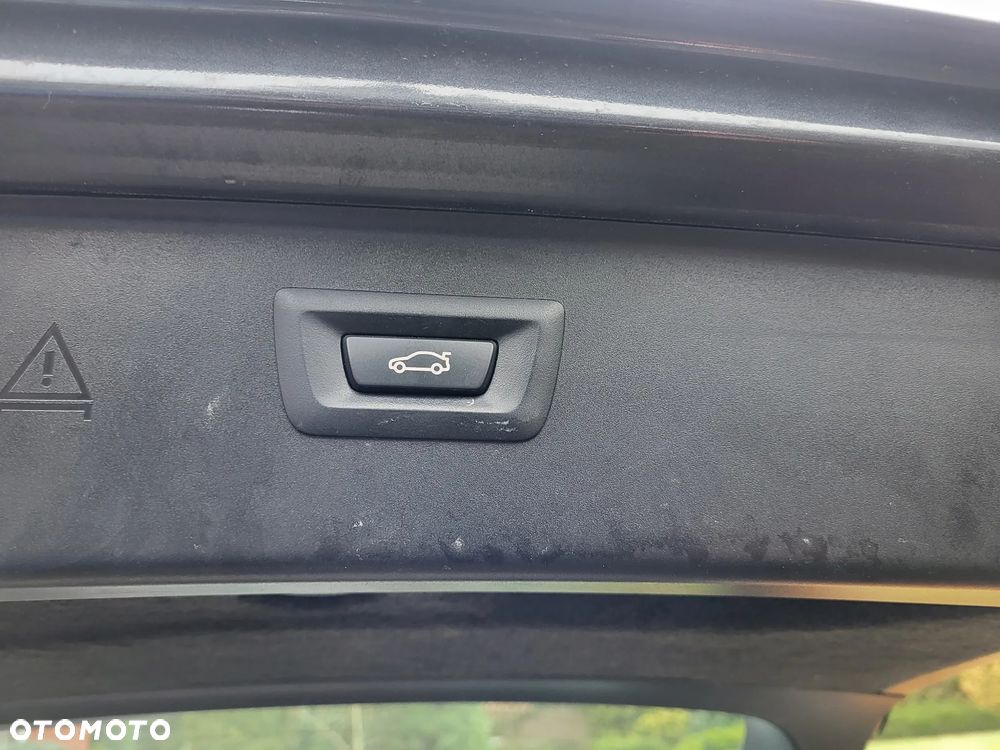 BMW Seria 5 525d - 22