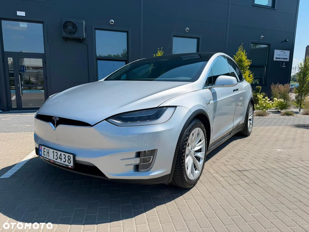 Tesla Model X - 2