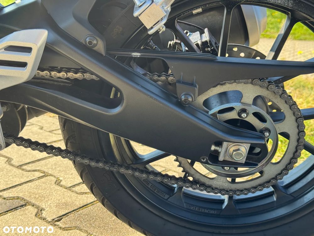 Yamaha YZF - 5